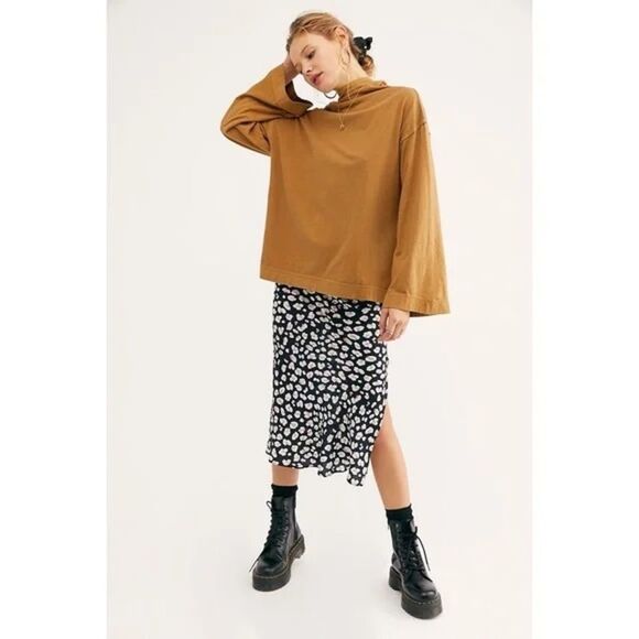We the Free Supernova Bell Sleeve Top - Picture 1 of 10